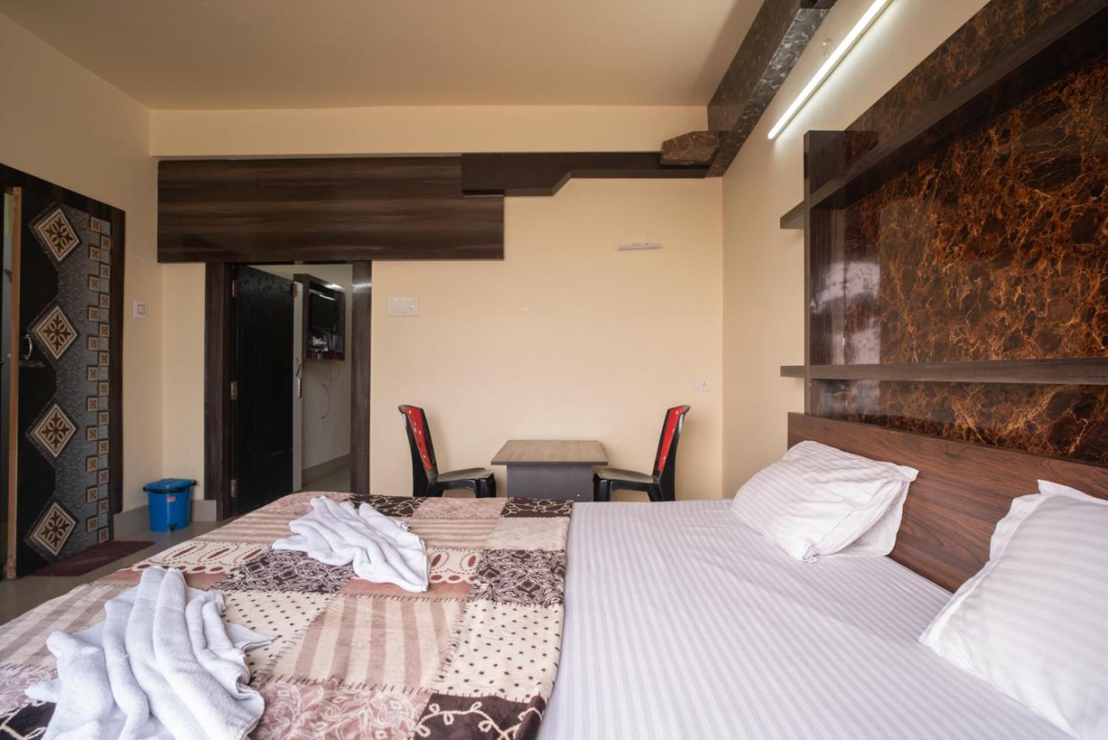 Hotel Nilkantha มันดราโมนี ภายนอก รูปภาพ