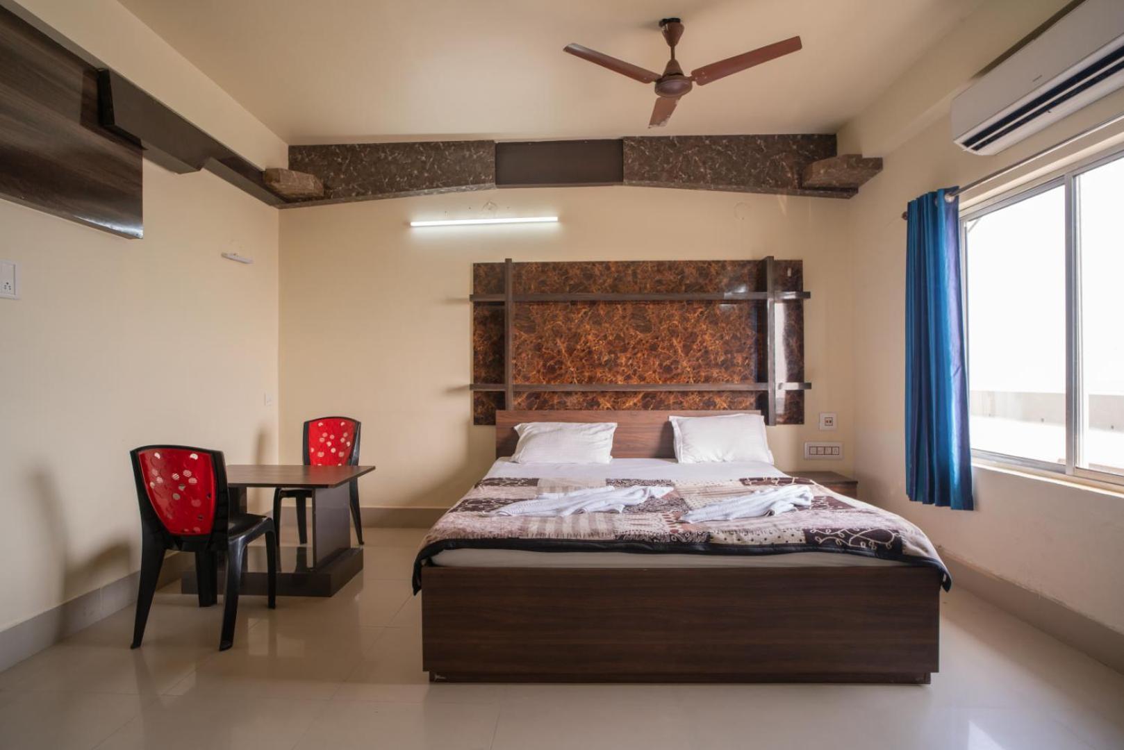 Hotel Nilkantha มันดราโมนี ภายนอก รูปภาพ