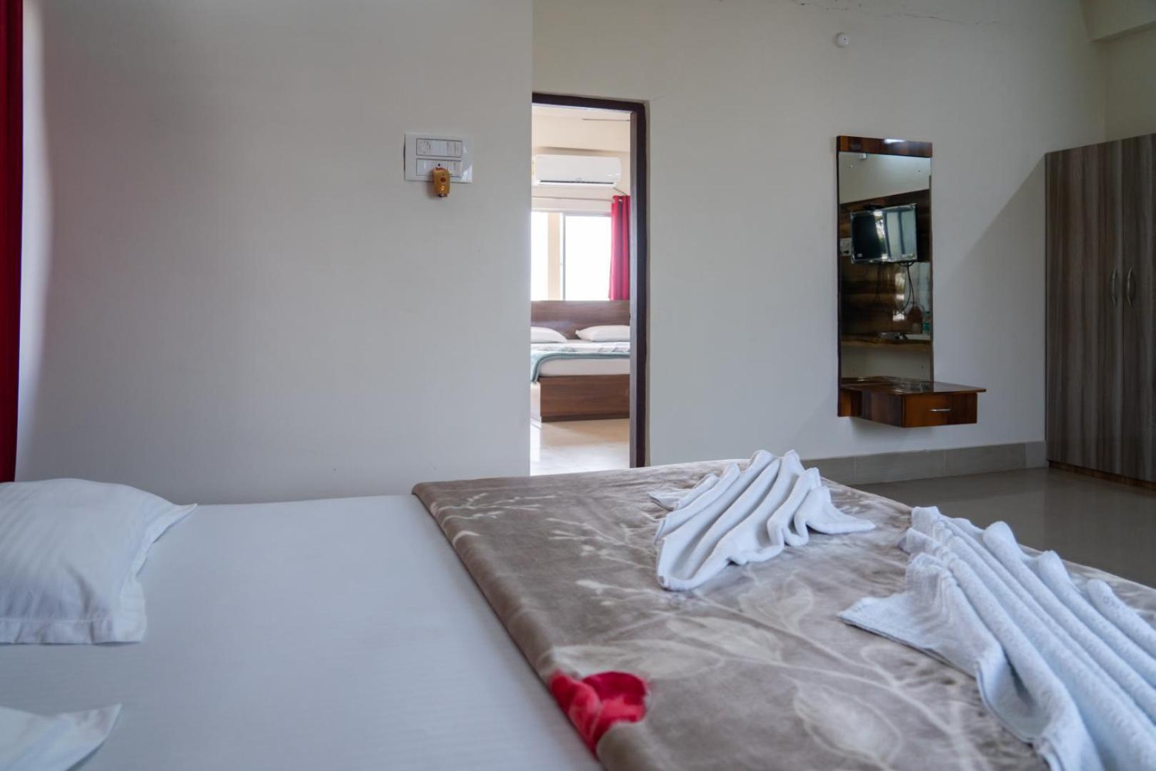 Hotel Nilkantha มันดราโมนี ภายนอก รูปภาพ
