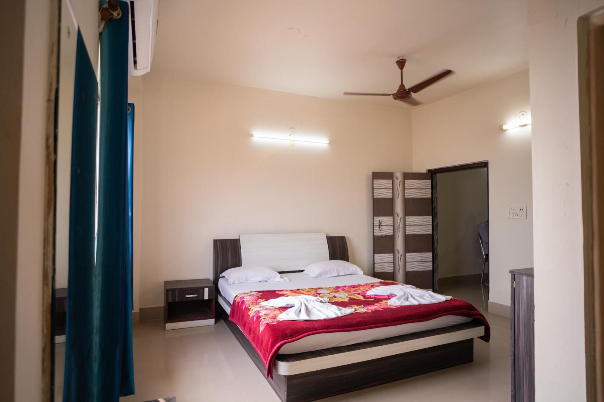 Hotel Nilkantha มันดราโมนี ภายนอก รูปภาพ