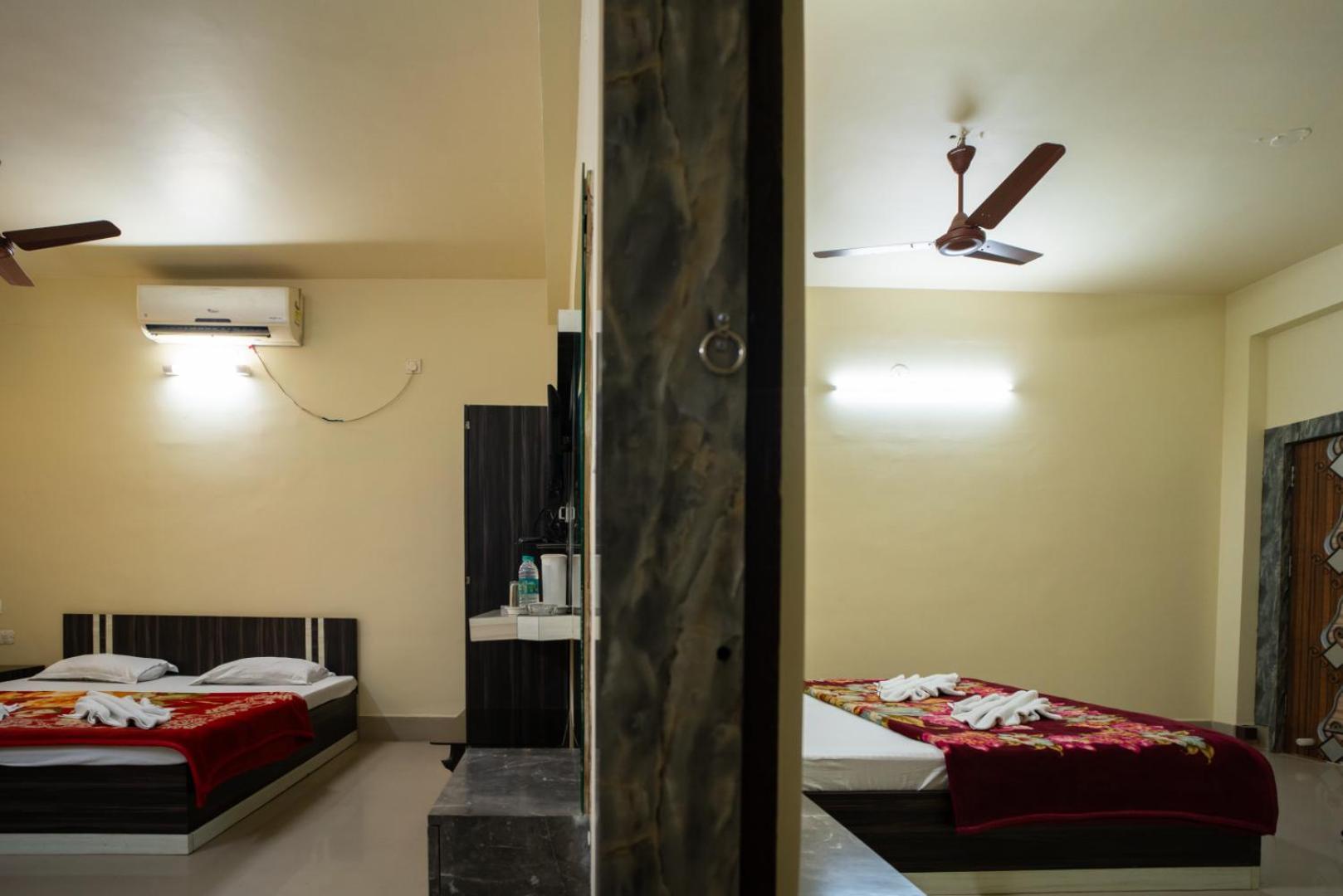 Hotel Nilkantha มันดราโมนี ภายนอก รูปภาพ