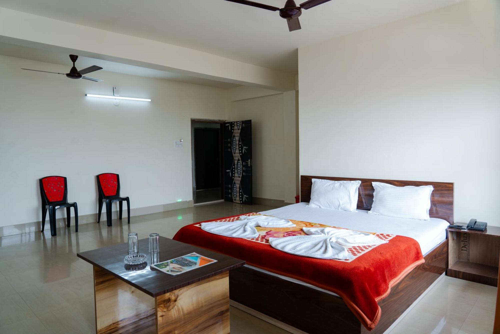 Hotel Nilkantha มันดราโมนี ภายนอก รูปภาพ